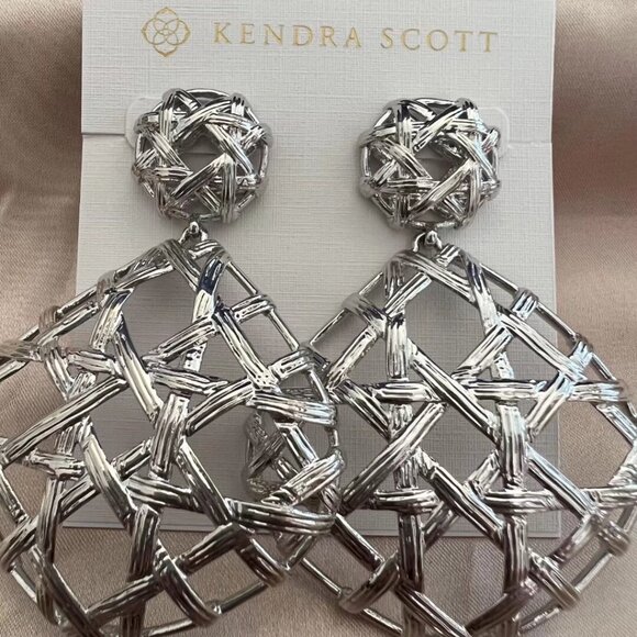 Kendra Scott Stud Earrings - Picture 4 of 5